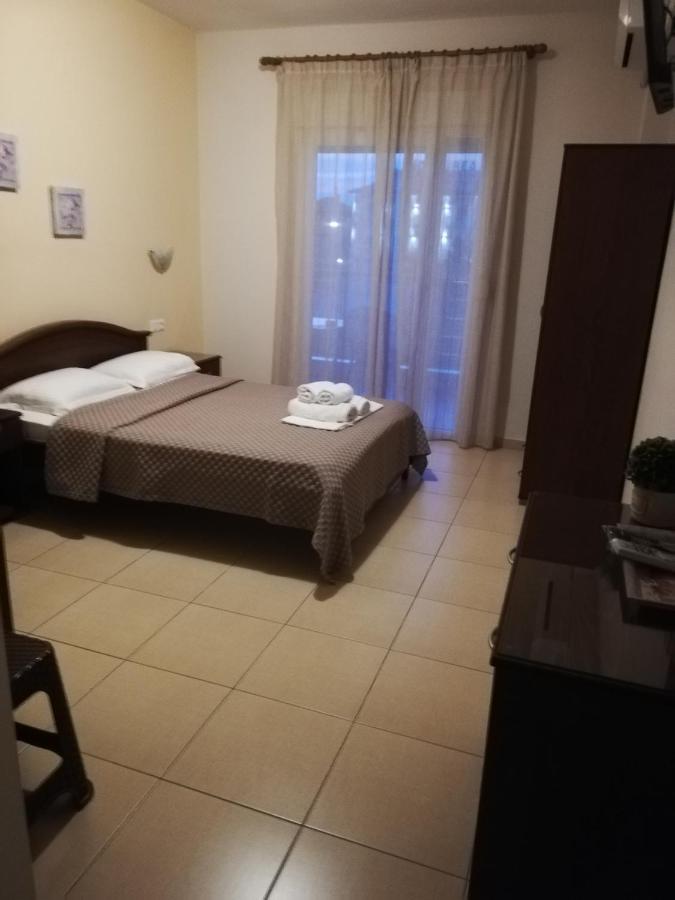 Paralía Denis Studios And Apartments מראה חיצוני תמונה