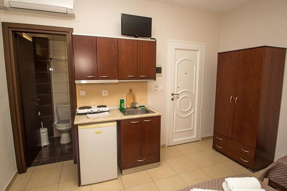 Paralía Denis Studios And Apartments מראה חיצוני תמונה