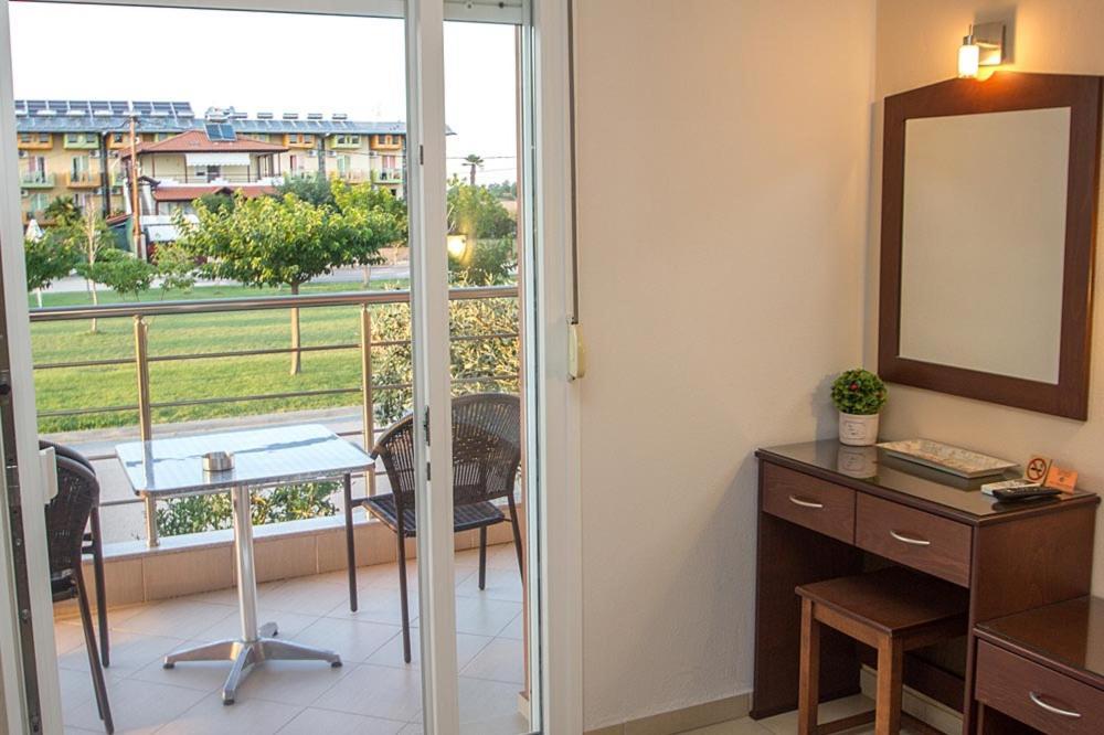 Paralía Denis Studios And Apartments מראה חיצוני תמונה
